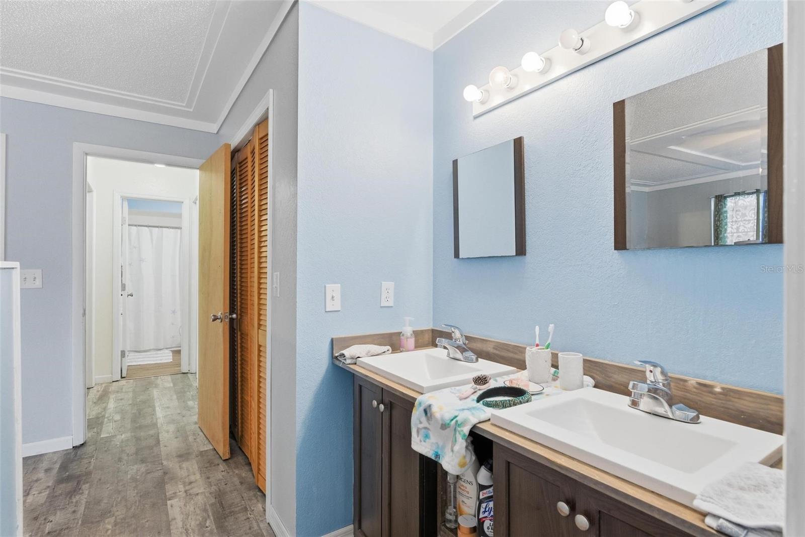 GAS LITE SQUARE - Residential