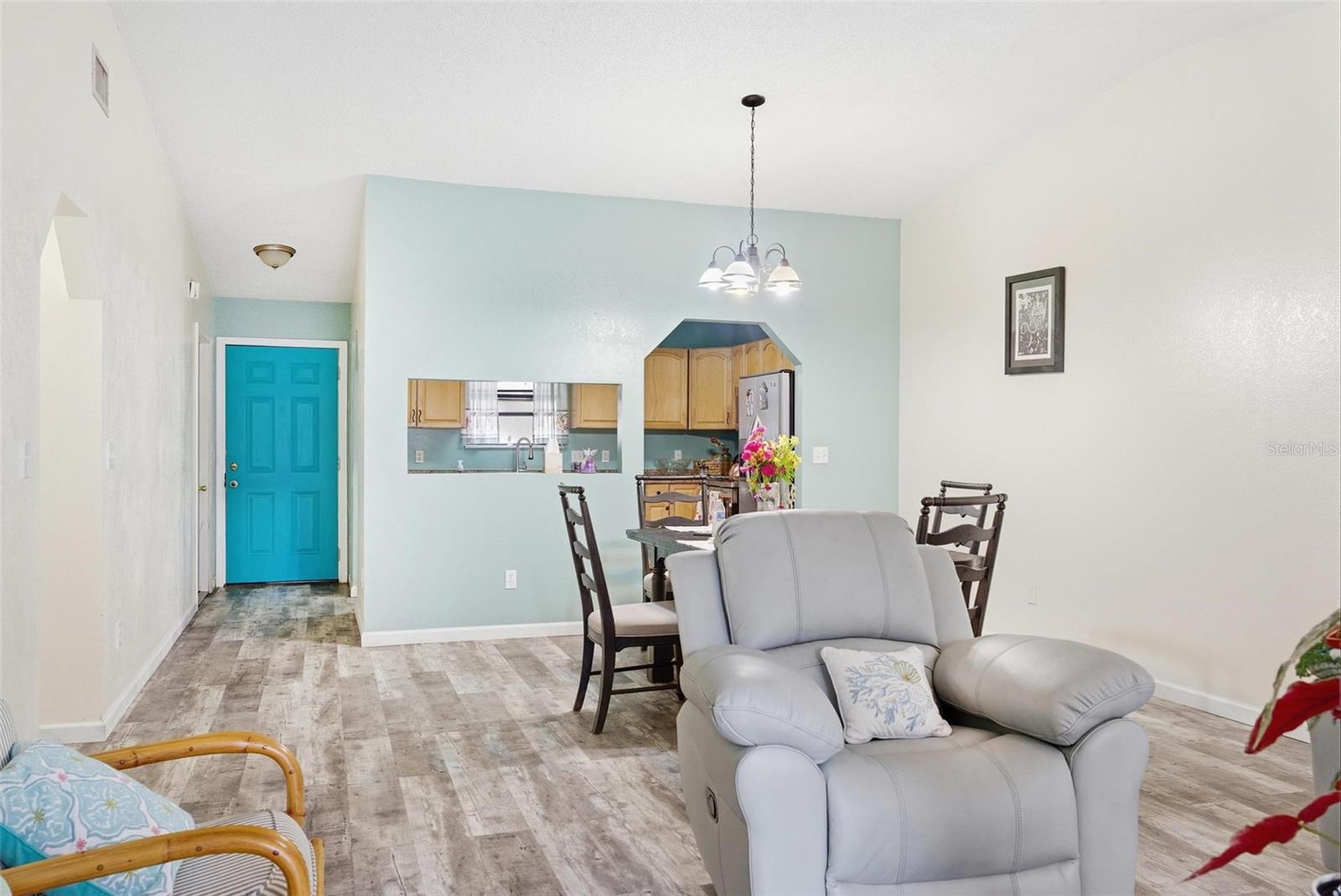 GAS LITE SQUARE - Residential