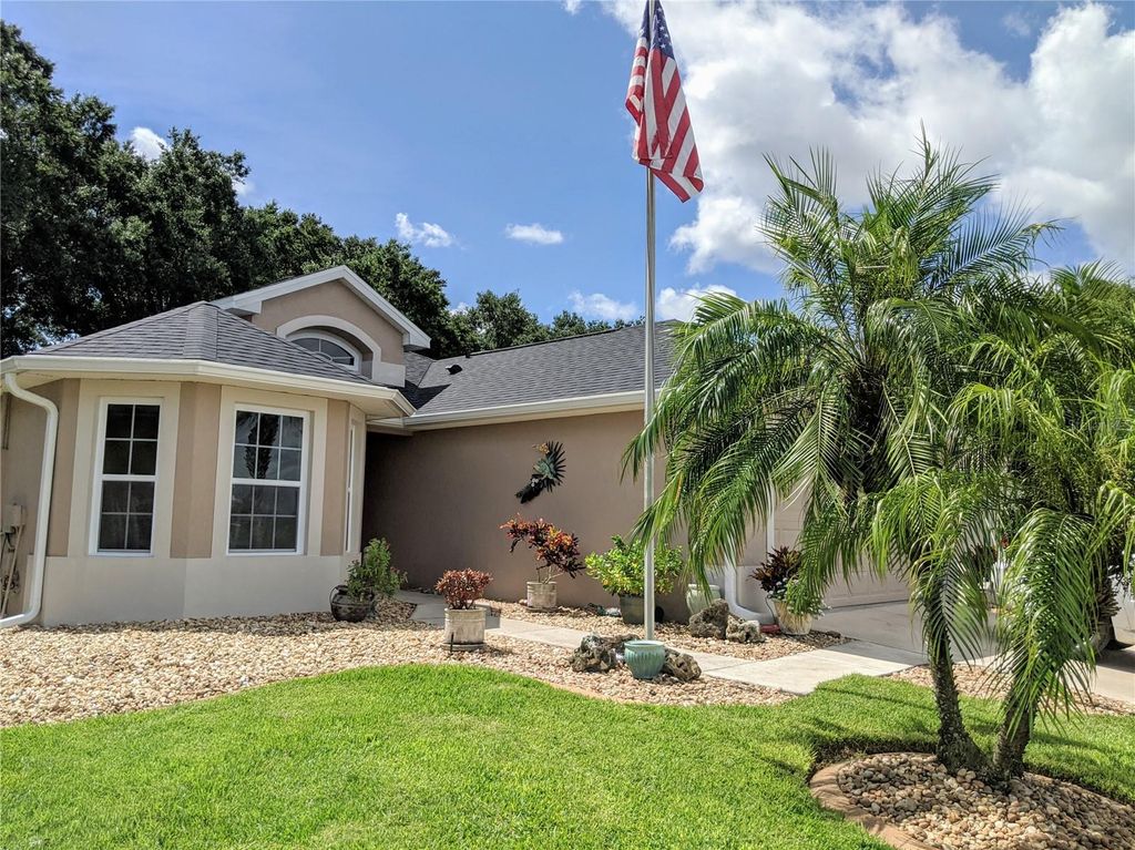 Photo of 27108 Stoney Brook Drive, Leesburg, FL 34748 (MLS # G5107990)