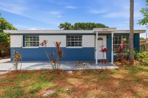 Photo of 3719 Papai Drive, Sarasota, FL 34232 (MLS # A4693599)