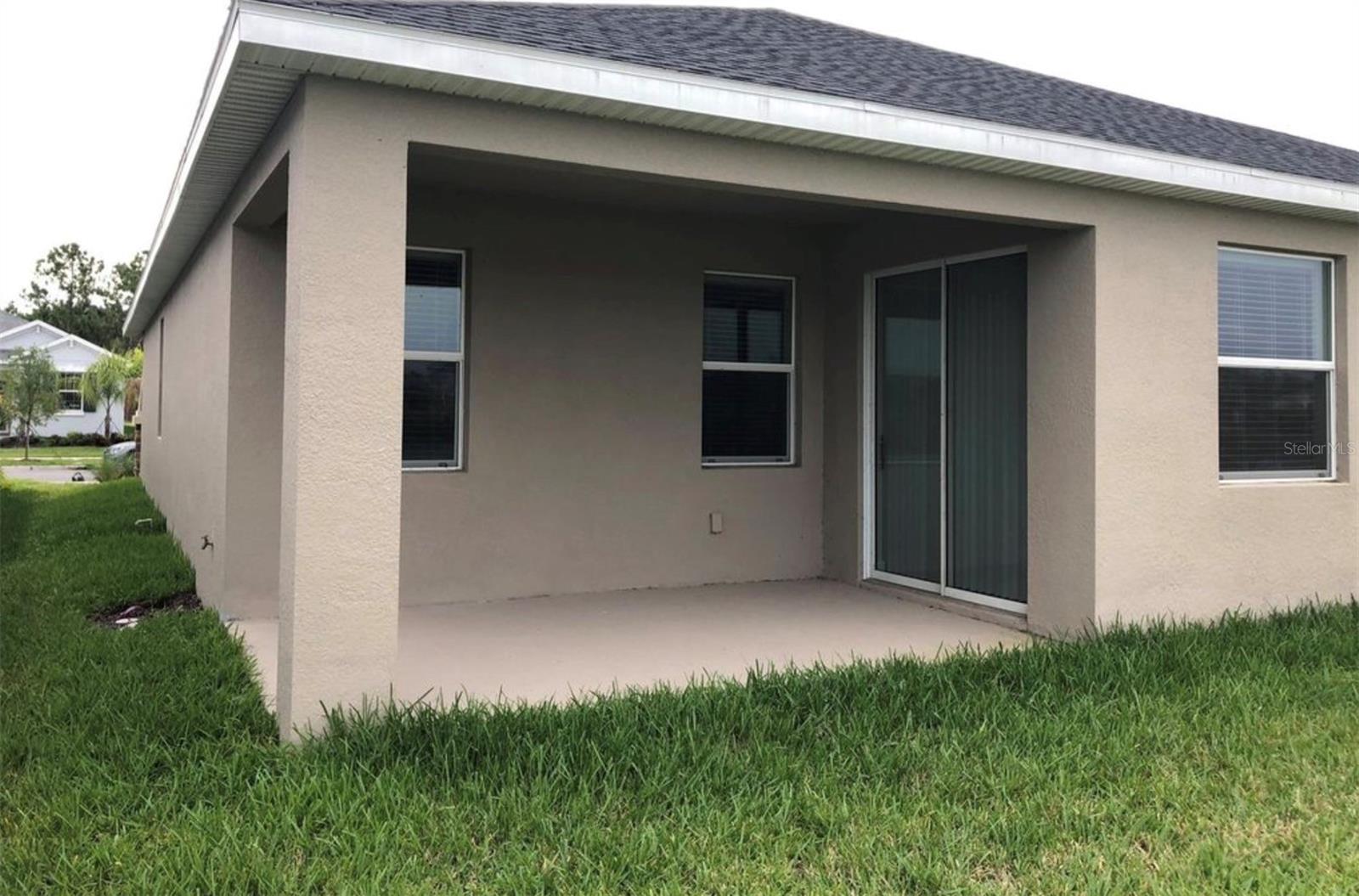 Casas a venda 2 - Jen Dantas 10229 LOVEGRASS LANE