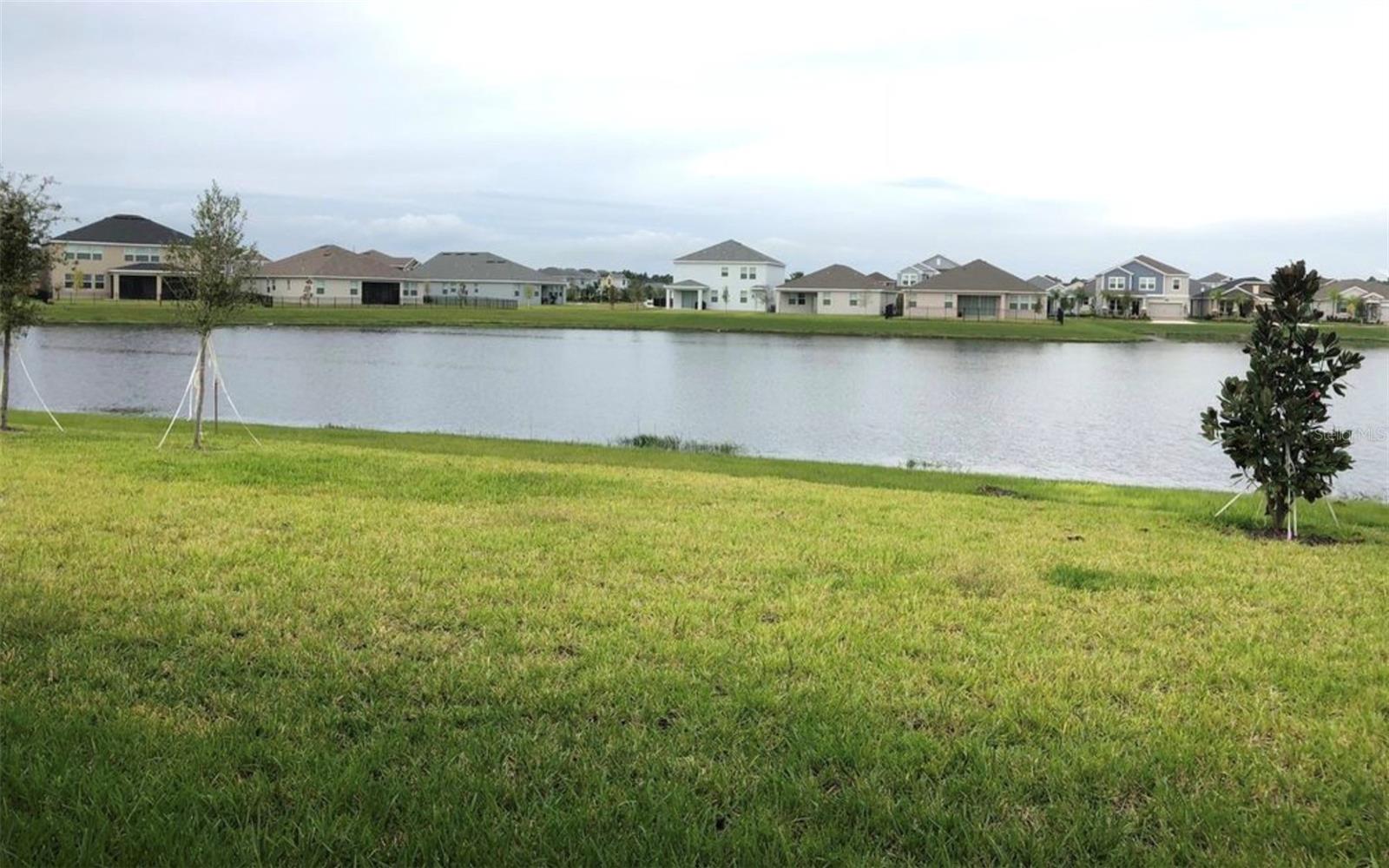 Casas a venda 3 - Jen Dantas 10229 LOVEGRASS LANE