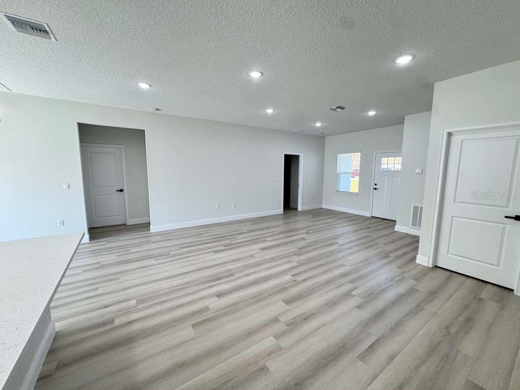 MARION OAKS UN 11 - Residential Lease