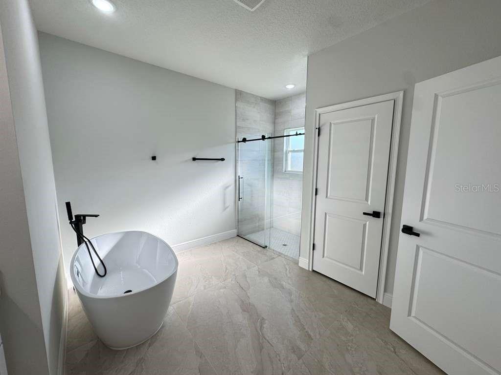 MARION OAKS UN 11 - Residential Lease