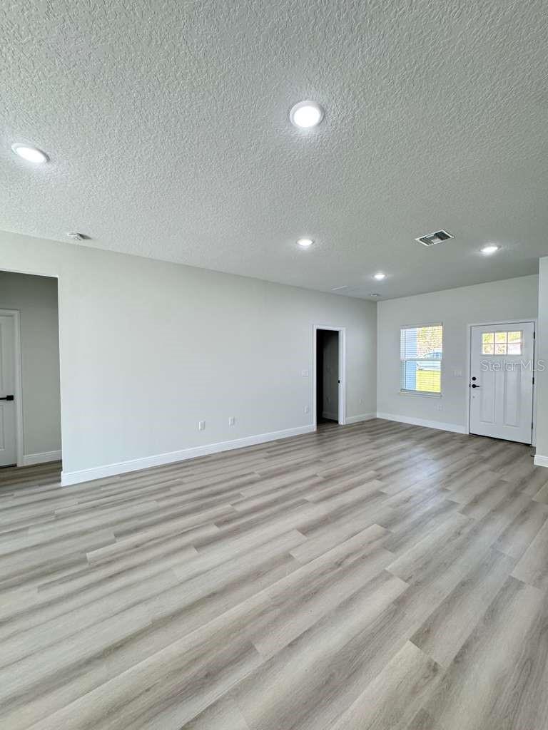 MARION OAKS UN 11 - Residential Lease