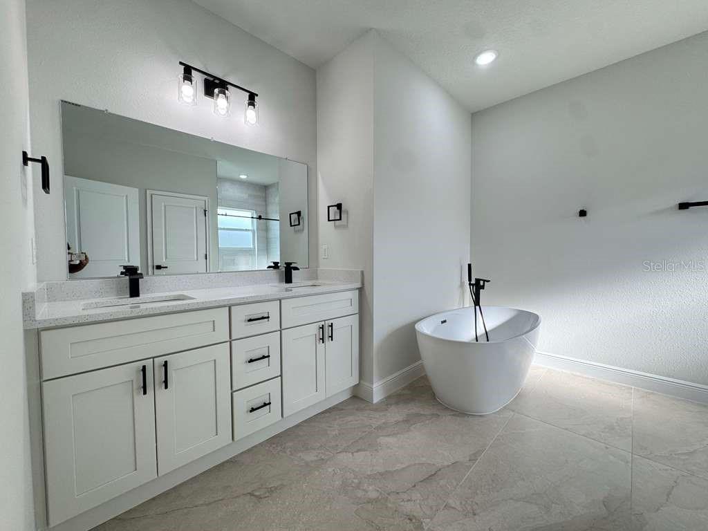 MARION OAKS UN 11 - Residential Lease