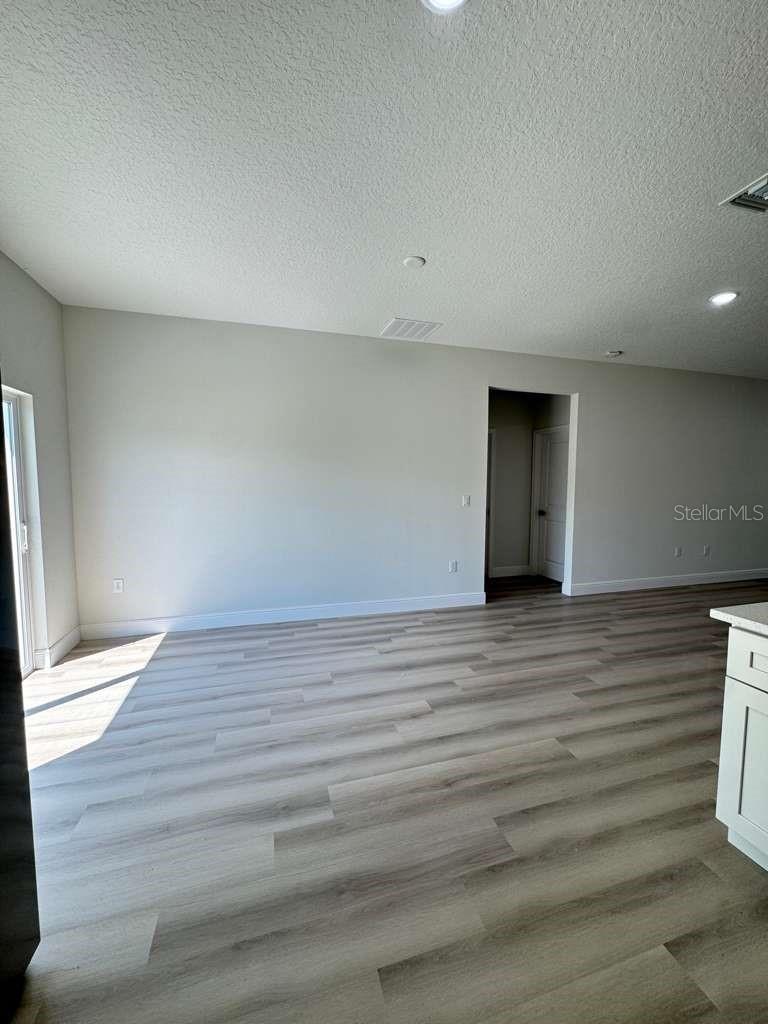 MARION OAKS UN 11 - Residential Lease