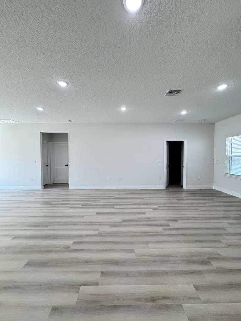 MARION OAKS UN 11 - Residential Lease