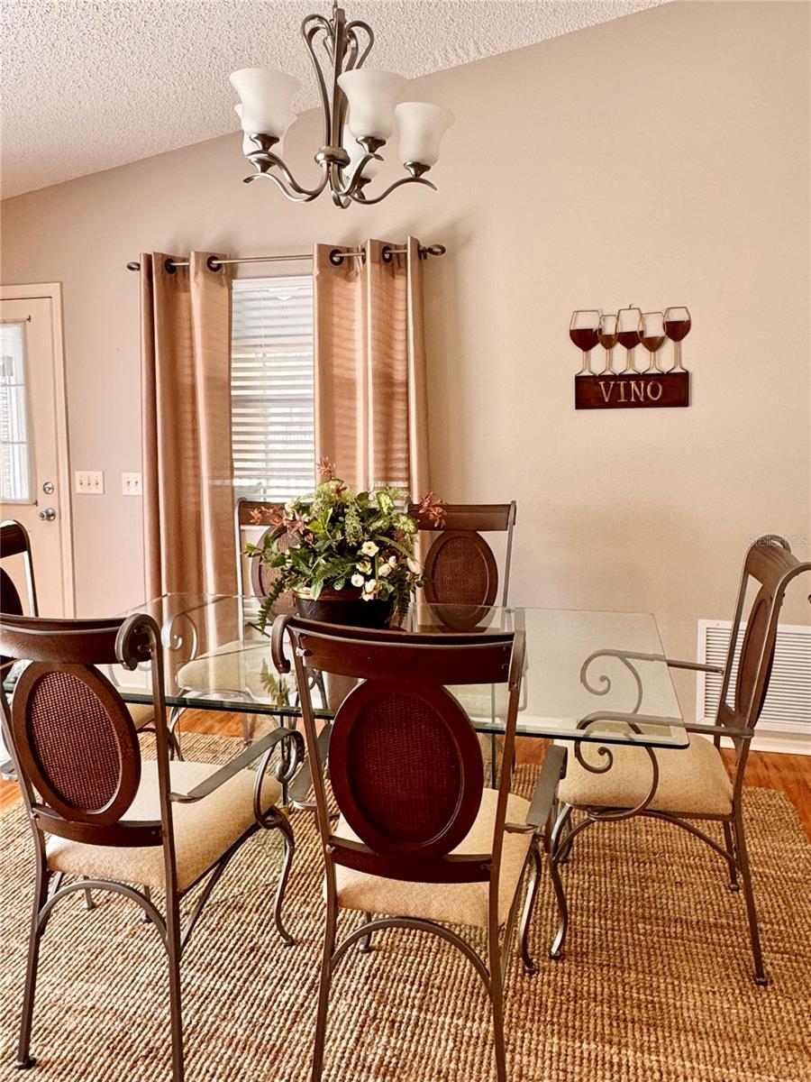 2513 EVERWOOD COURT