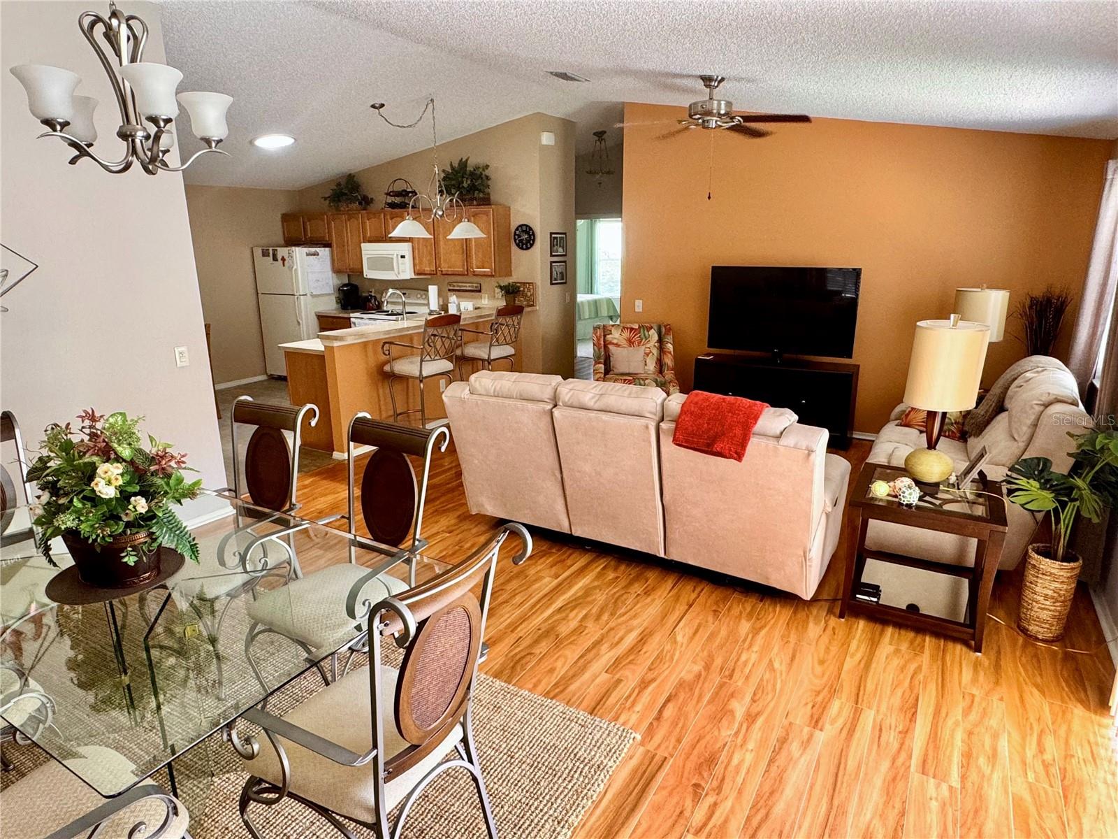 2513 EVERWOOD COURT