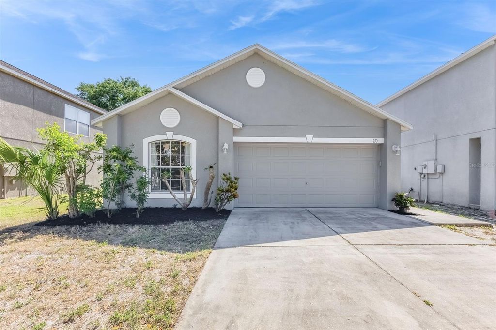 Photo of 910 Brenton Leaf Dr, Ruskin, FL 33570 (MLS # TB8501817)