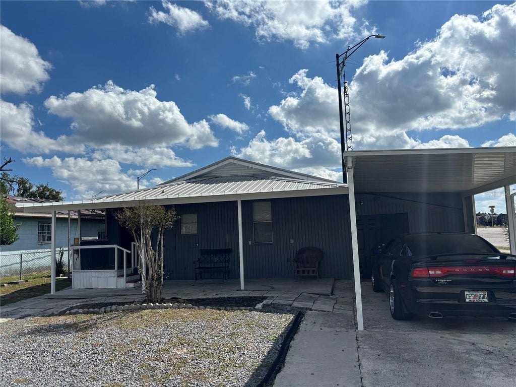 Photo of 611 N Lincoln Avenue, Lakeland, FL 33815 (MLS # L4964435)