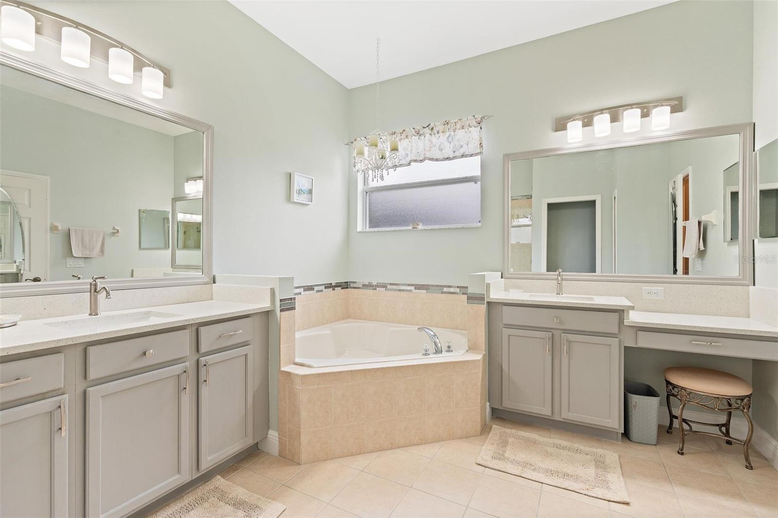 GROVELAND CASCADES GROVELAND PH 01 - Residential