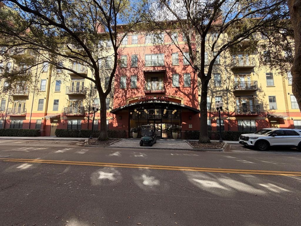 Photo of 911 N Orange Avenue #125, Orlando, FL 32801 (MLS # O6379990)