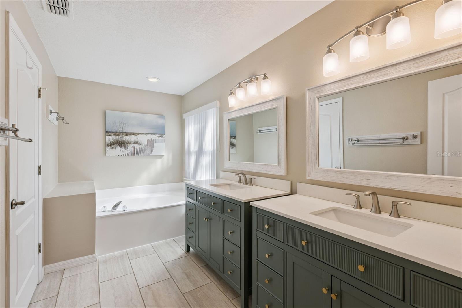 VILLAGES AT KINGSBRIDGE WEST TR C-1 - Residential