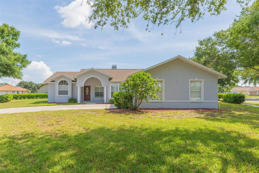 Photo of 6208 Huntington Drive, Zephyrhills, FL 33542 (MLS # TB8406828)
