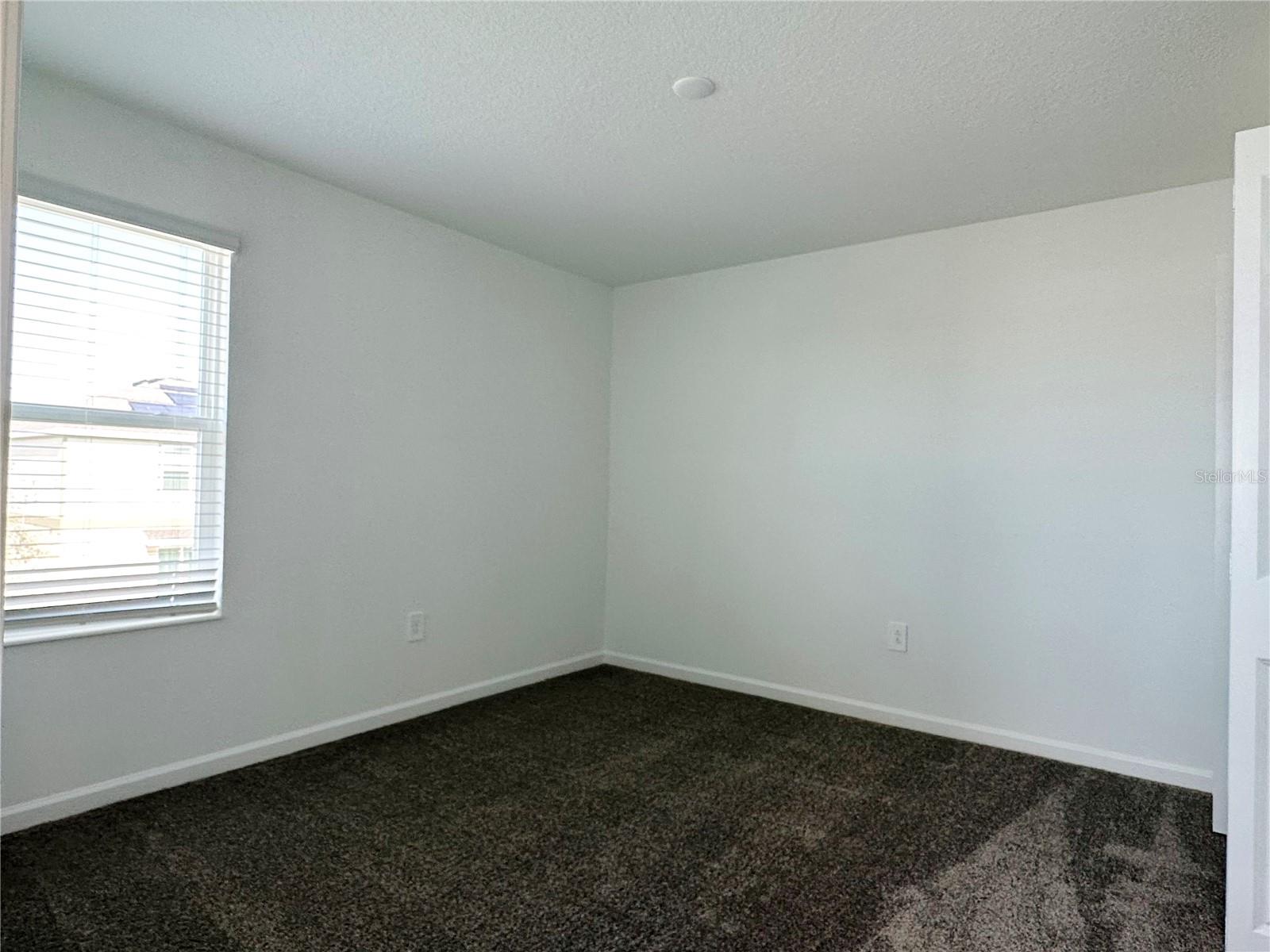 ASTONIA 40S - Residential Lease