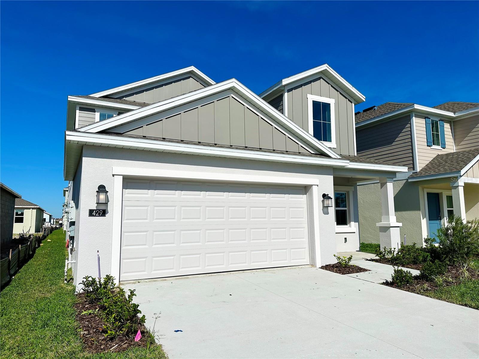 ASTONIA 40S - Residential Lease