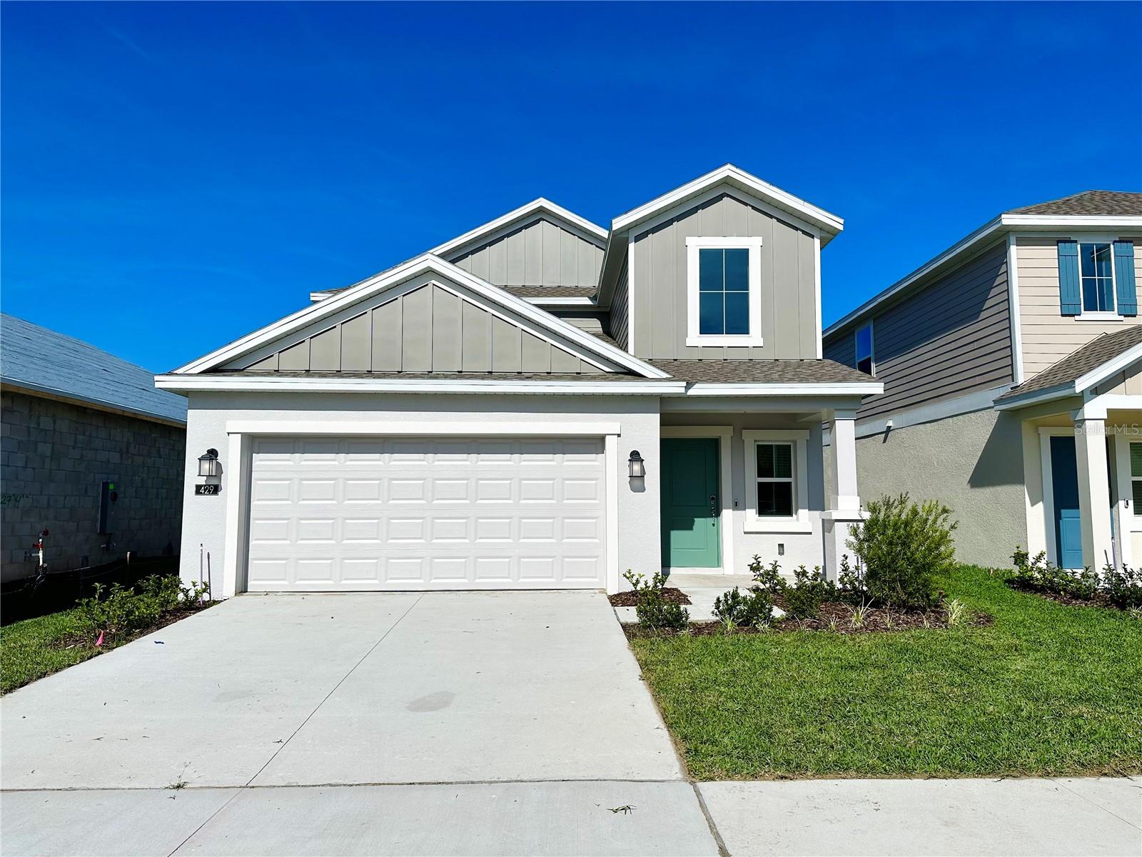 ASTONIA 40S - Residential Lease