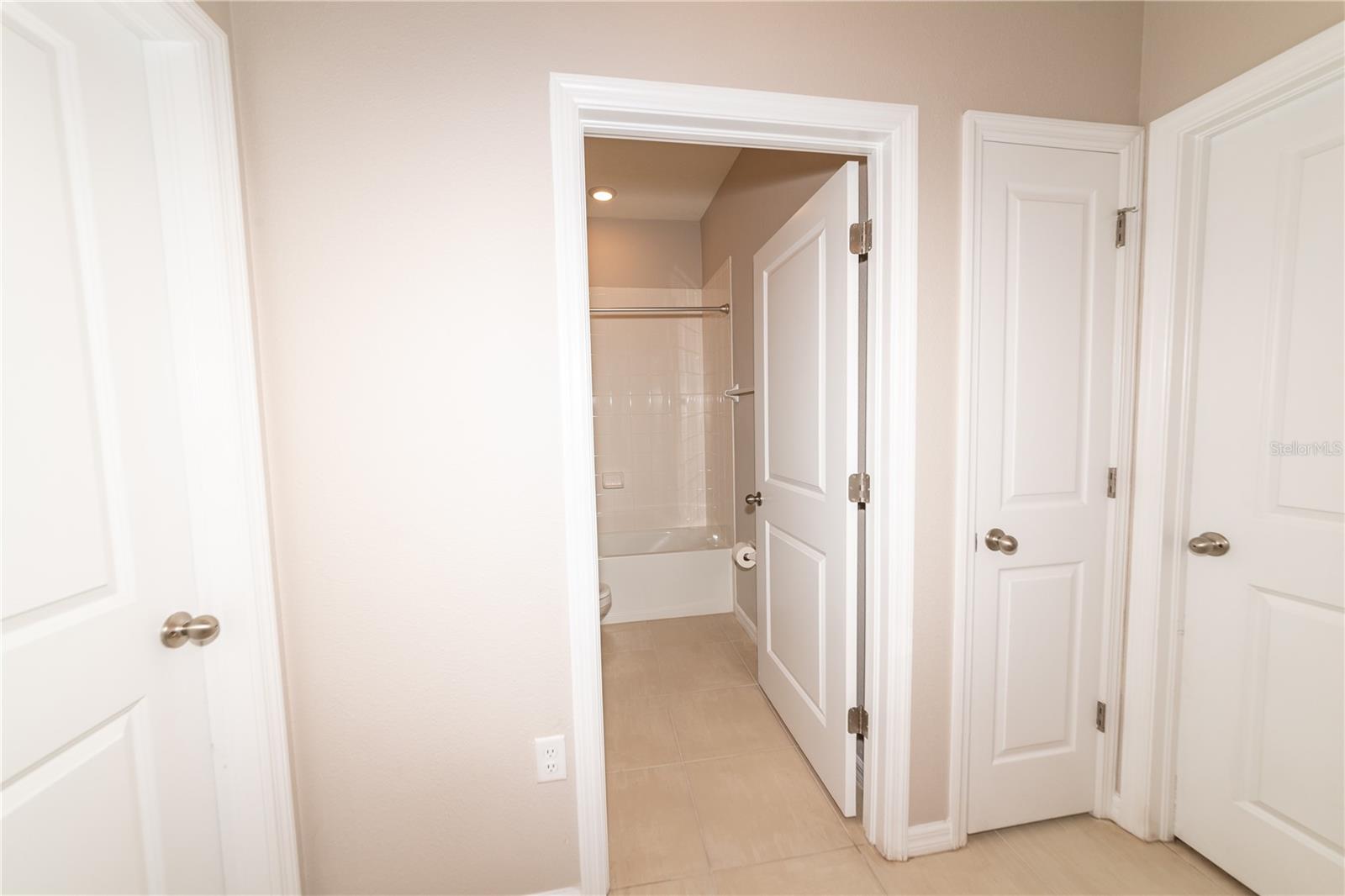 FOREST BROOKE PH 1B - Residential Lease