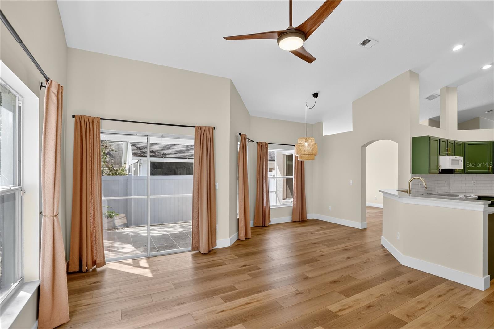 CAMBRIDGE COMMONS - Residential