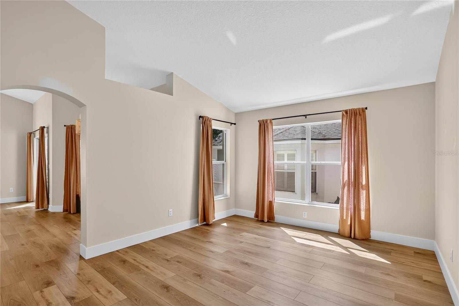 CAMBRIDGE COMMONS - Residential