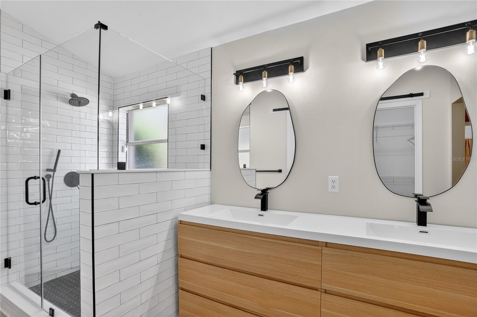 CAMBRIDGE COMMONS - Residential