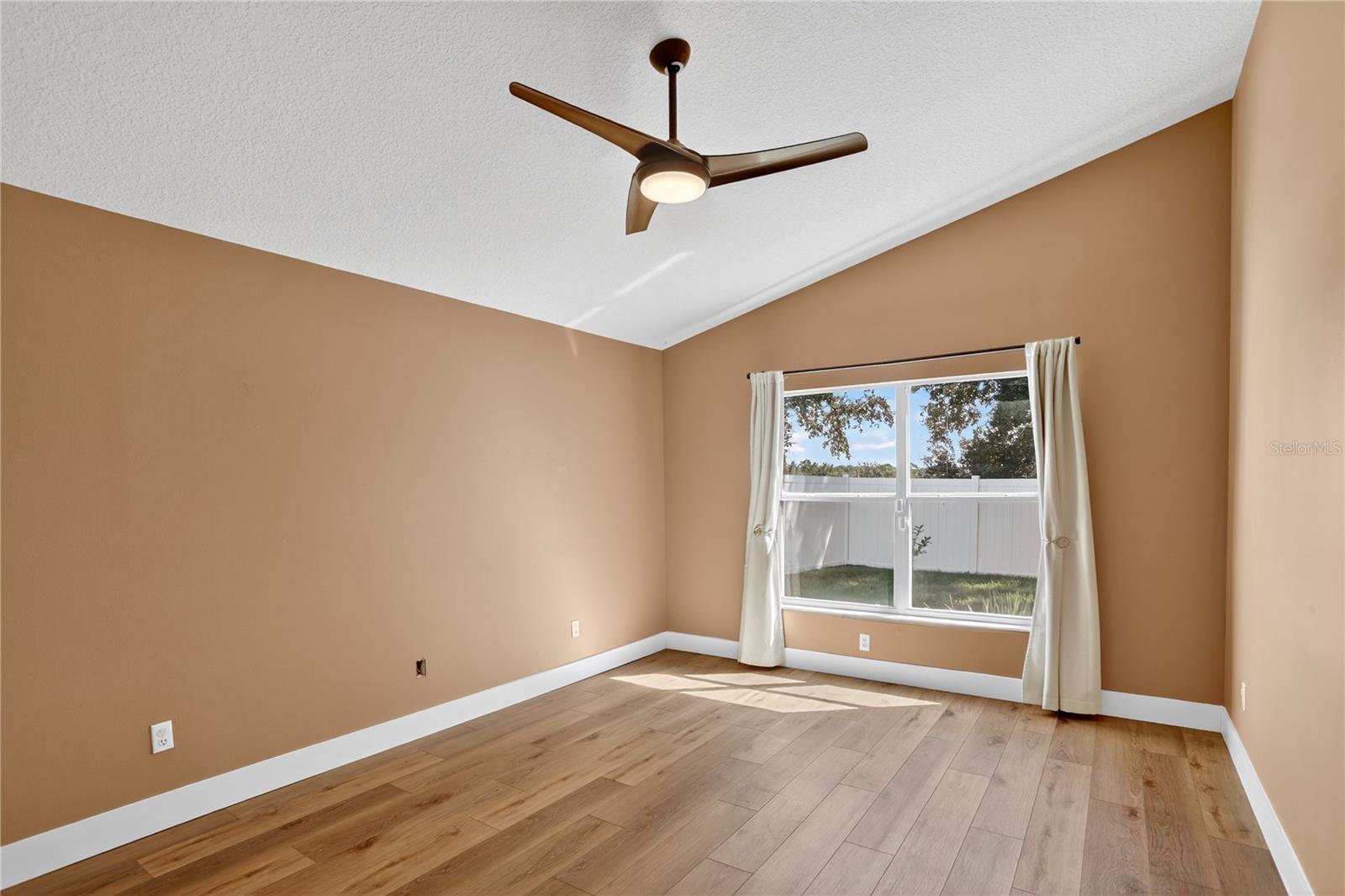 CAMBRIDGE COMMONS - Residential