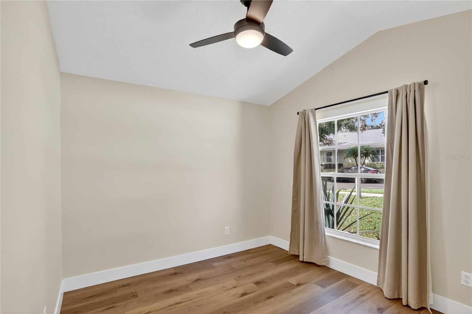 CAMBRIDGE COMMONS - Residential