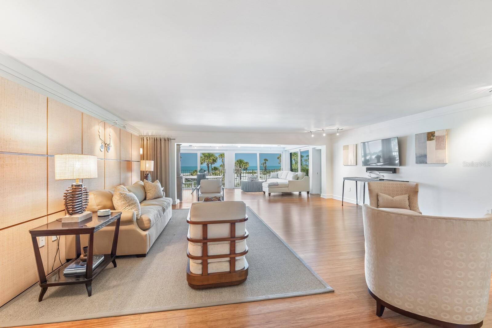 MANOR HOUSE - Residential