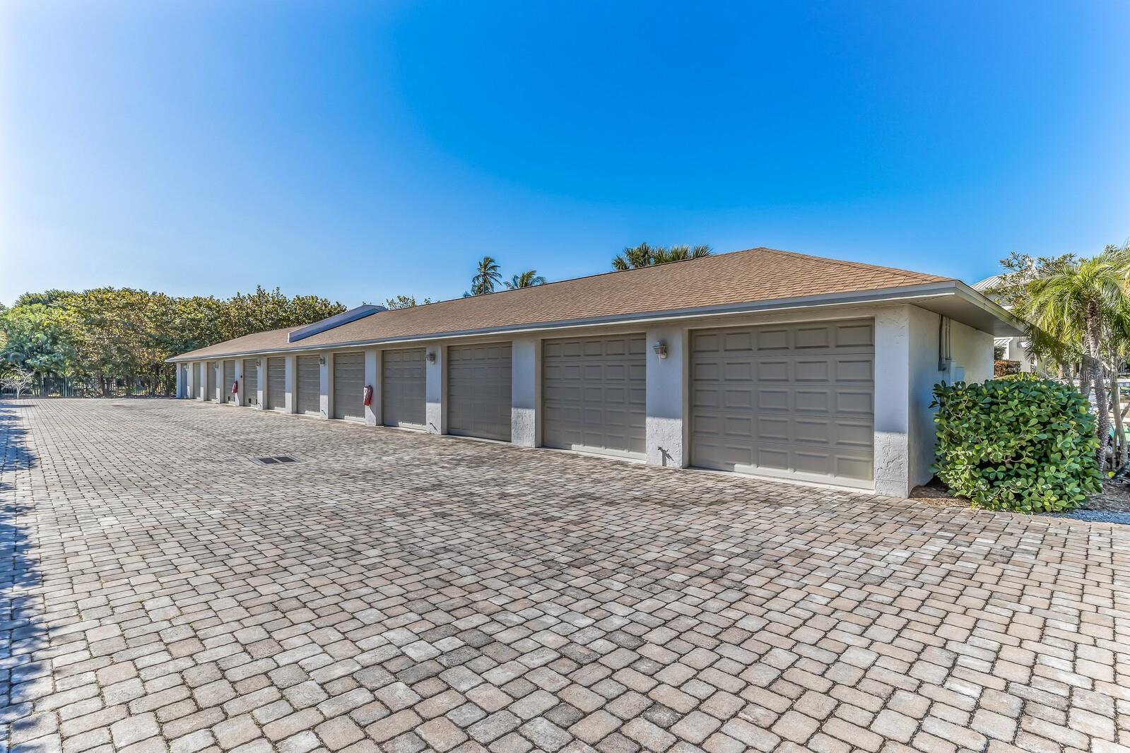 MANOR HOUSE - Residential