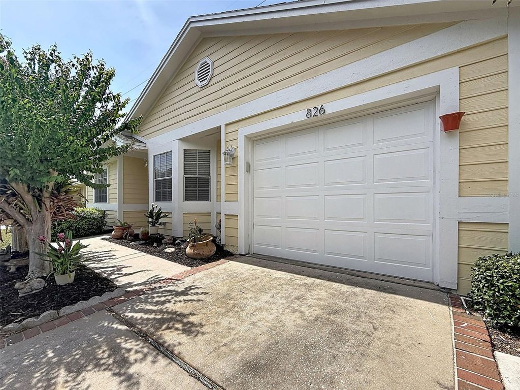 Photo of 826 Franklin Circle, Palm Harbor, FL 34683 (MLS # TB8517374)