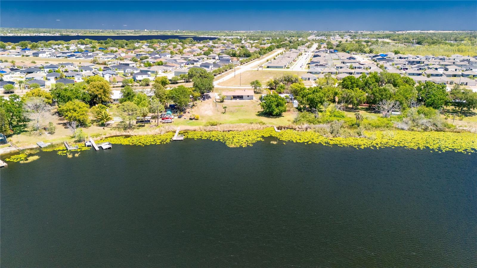 LUCERNE SHORES - Residential