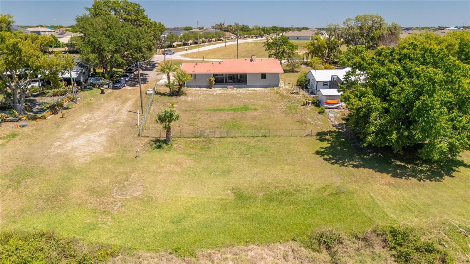 LUCERNE SHORES - Residential