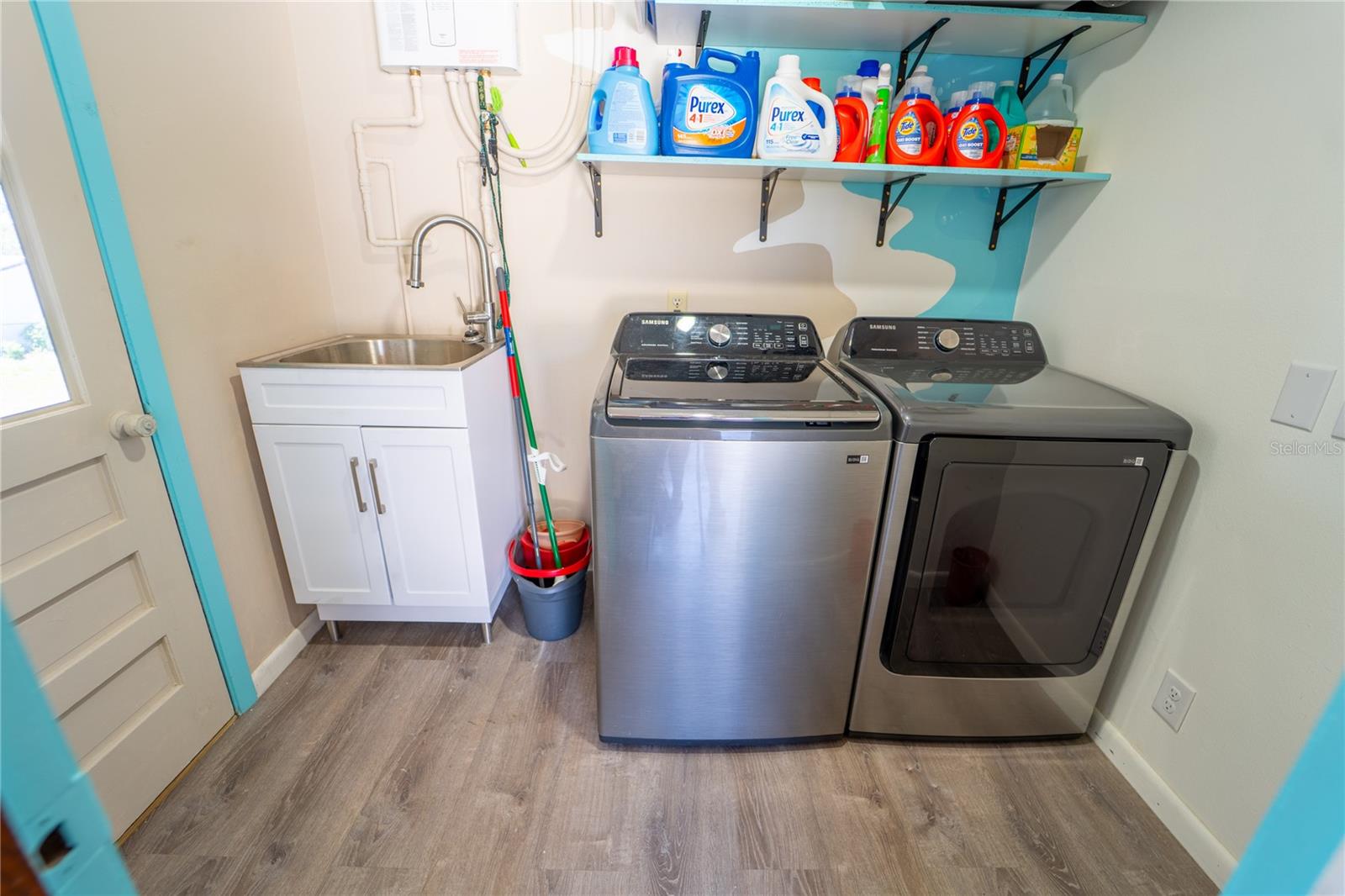 LUCERNE SHORES - Residential