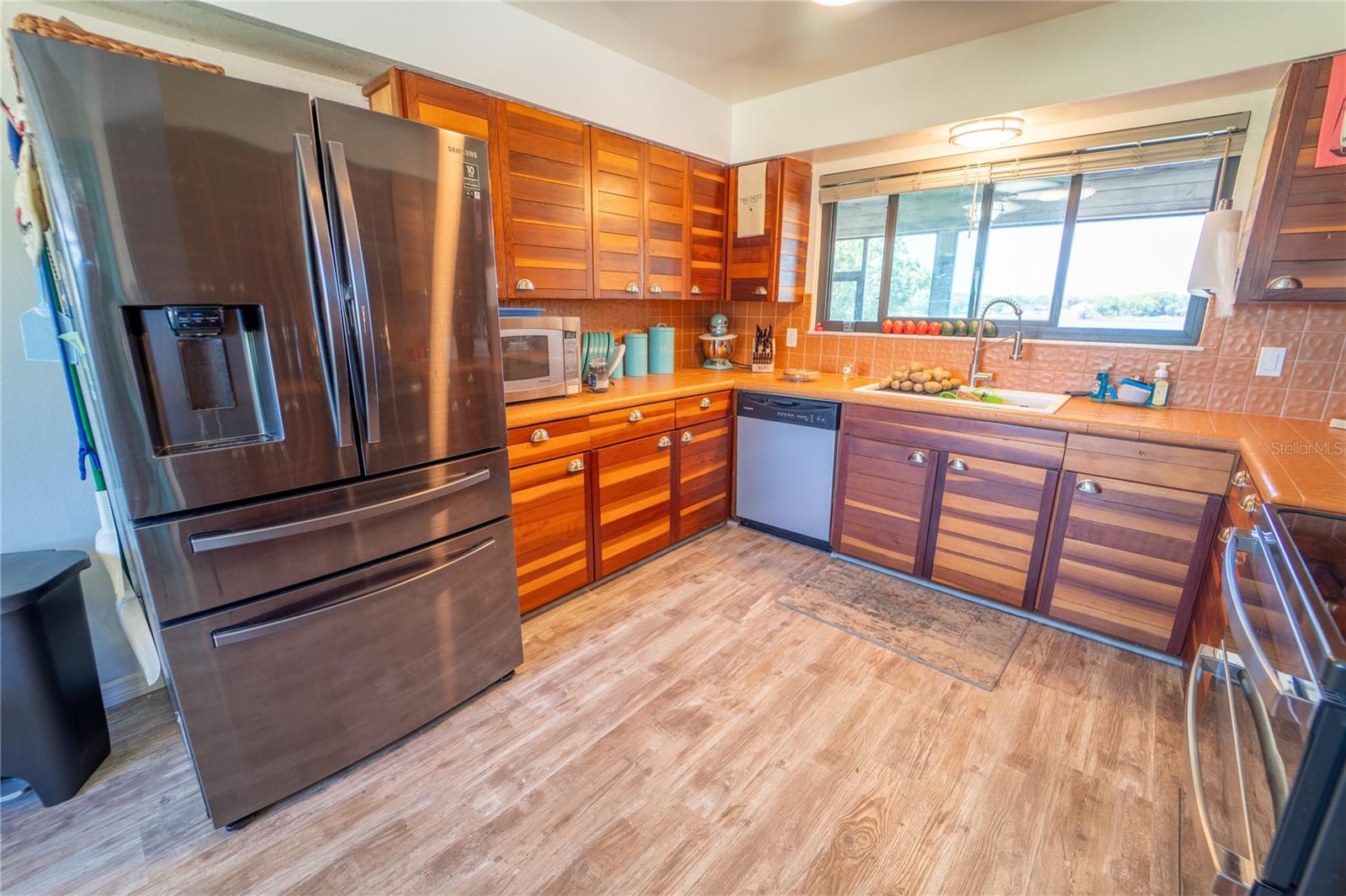 LUCERNE SHORES - Residential