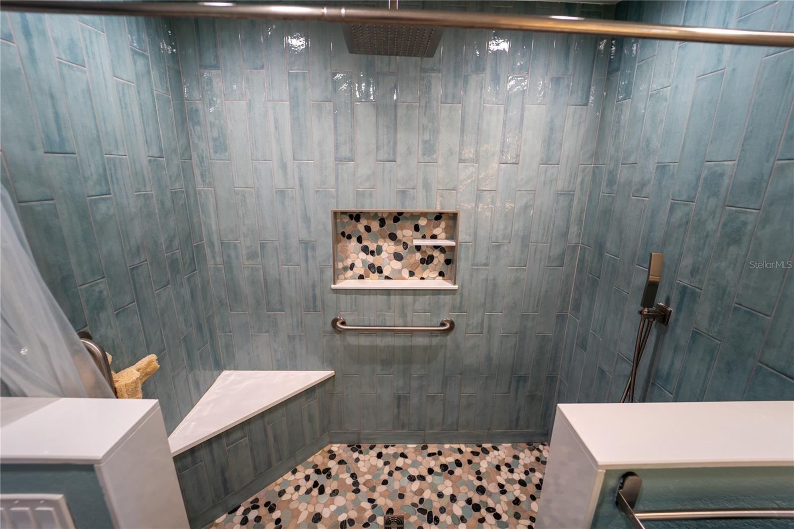 LUCERNE SHORES - Residential