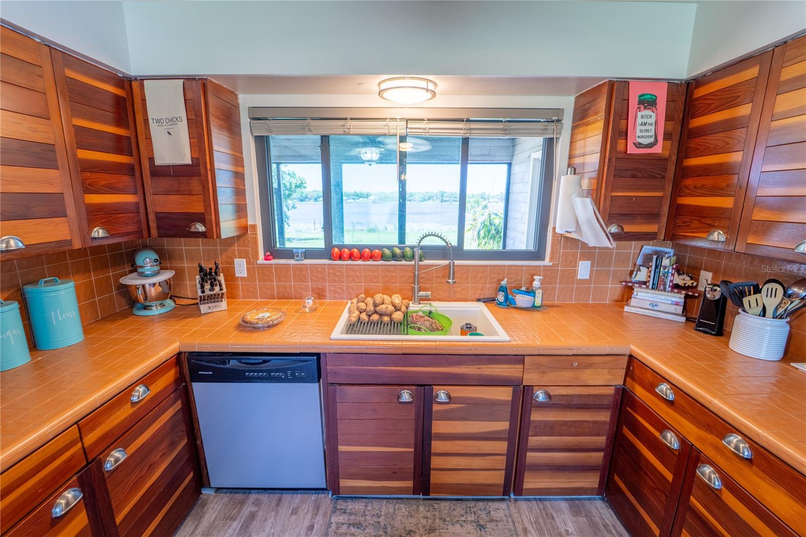 LUCERNE SHORES - Residential