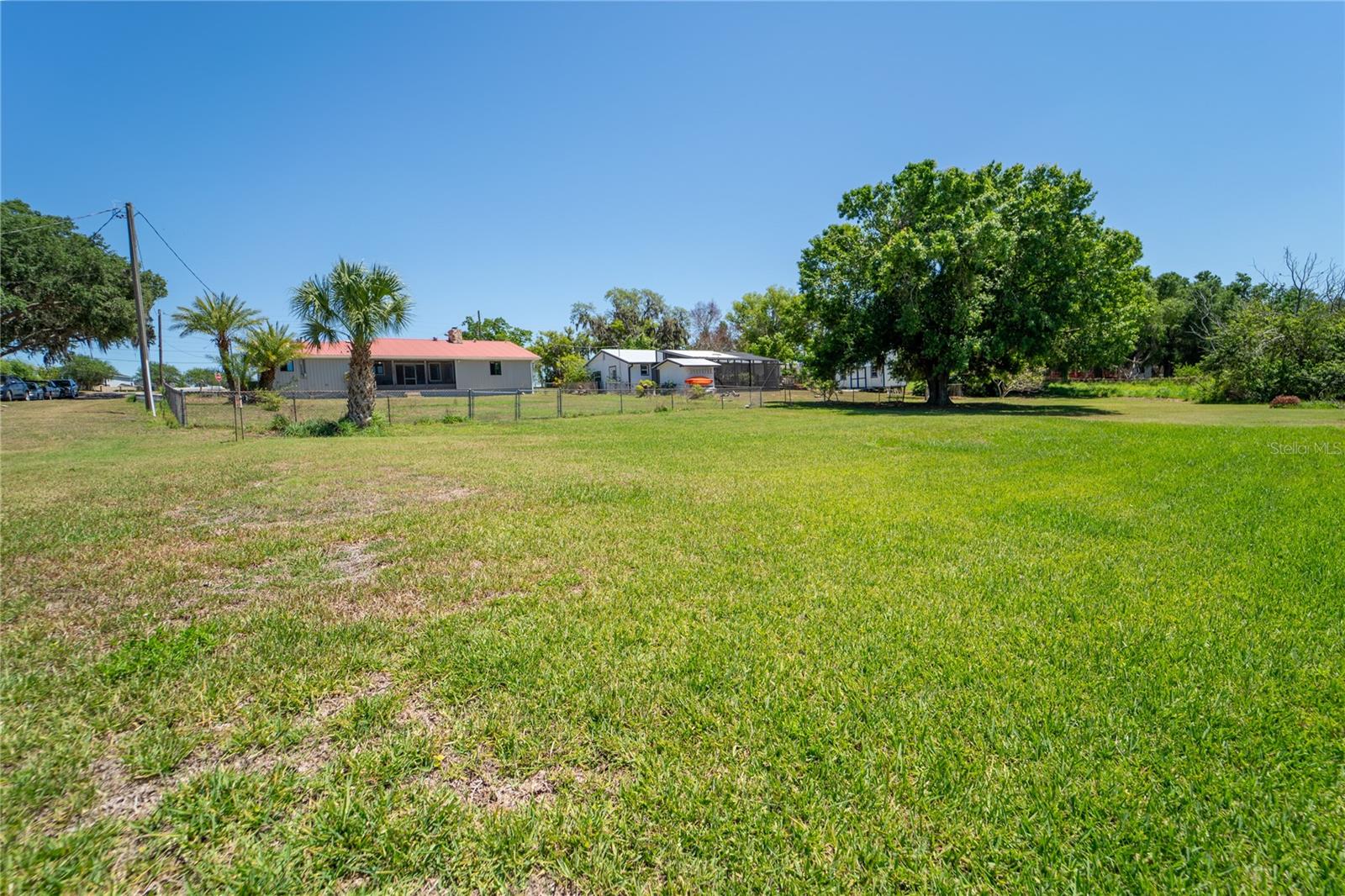 LUCERNE SHORES - Residential