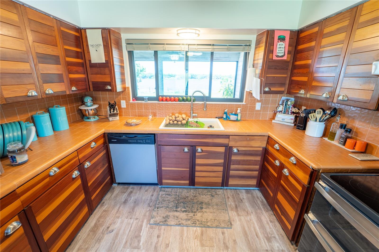 LUCERNE SHORES - Residential