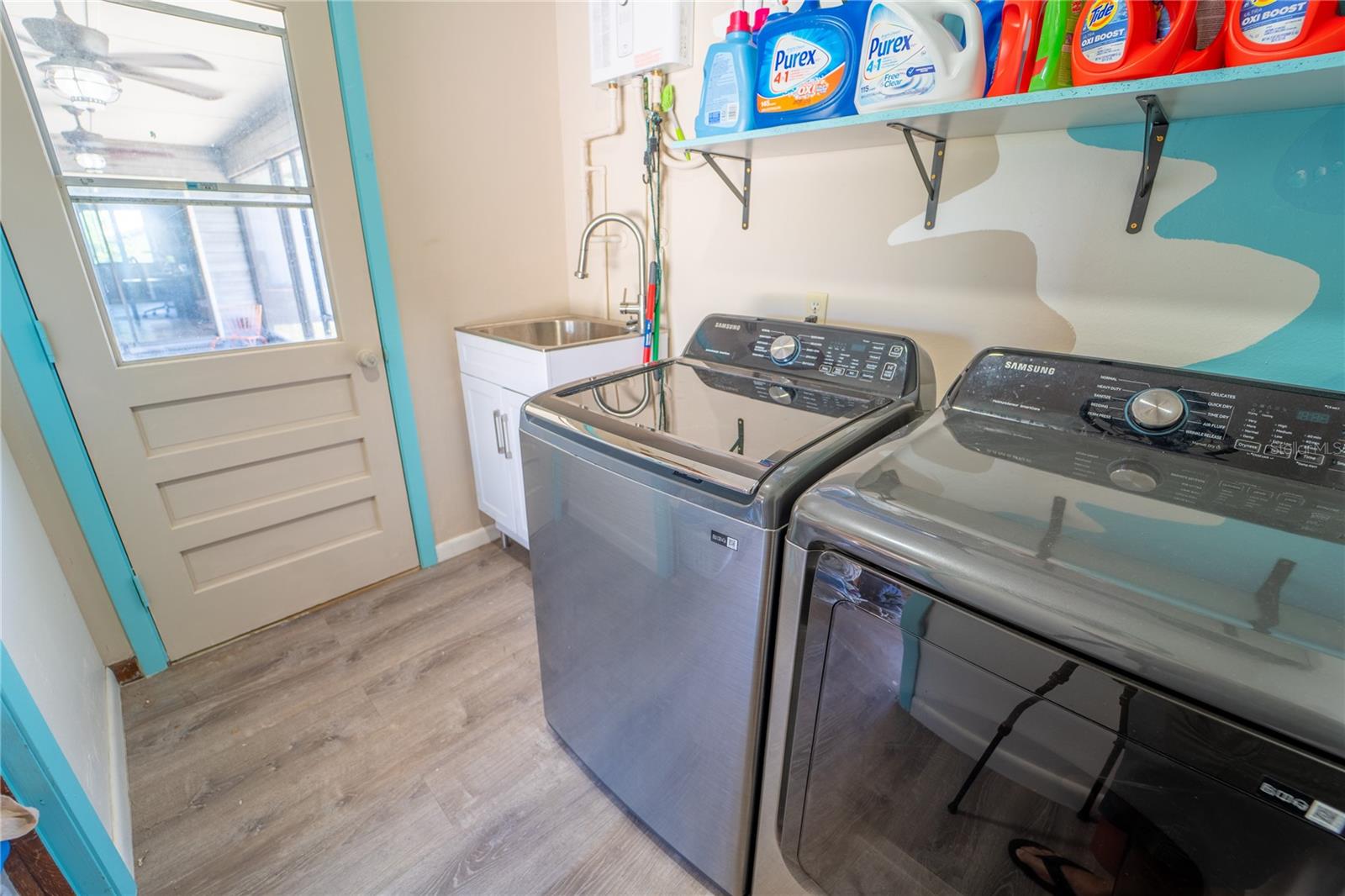 LUCERNE SHORES - Residential