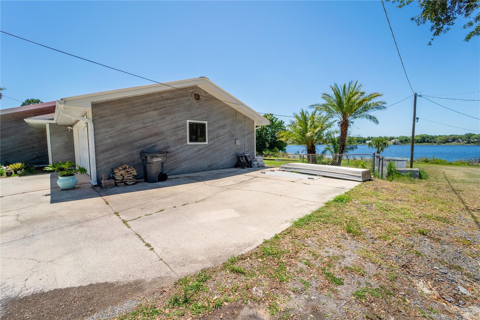 LUCERNE SHORES - Residential