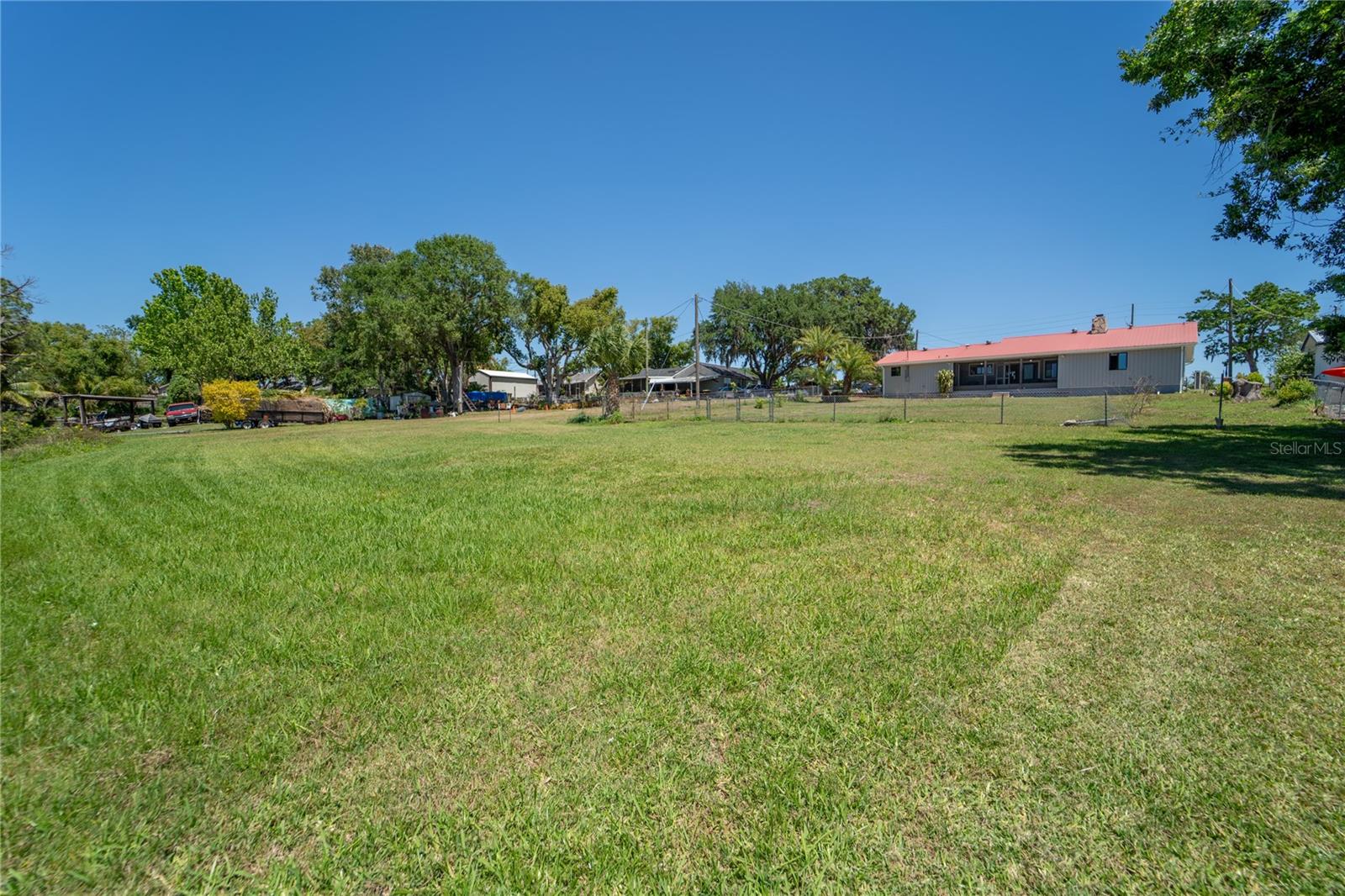 LUCERNE SHORES - Residential