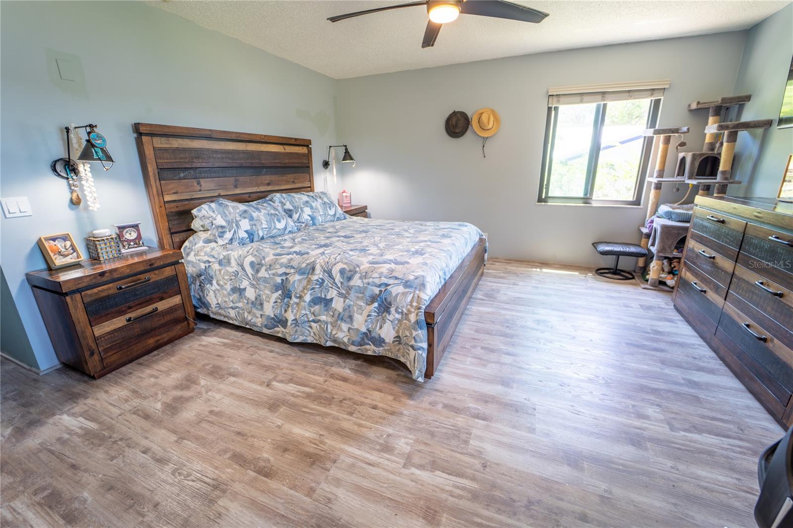 LUCERNE SHORES - Residential