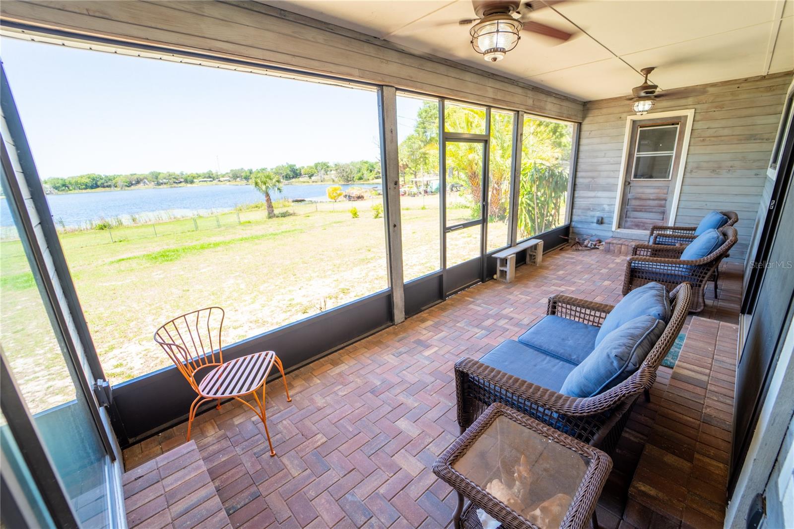 LUCERNE SHORES - Residential