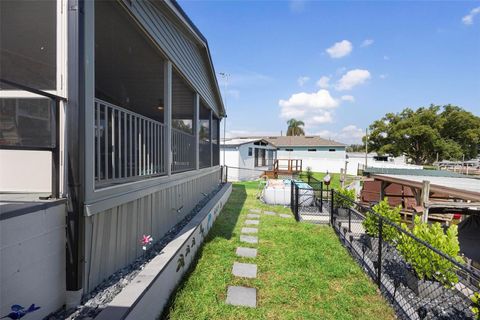 A home in TAVARES