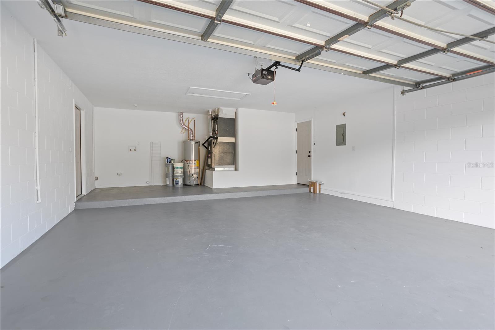 STERLING OAKS - Residential