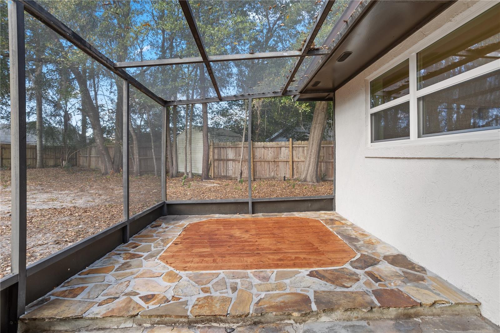 STERLING OAKS - Residential