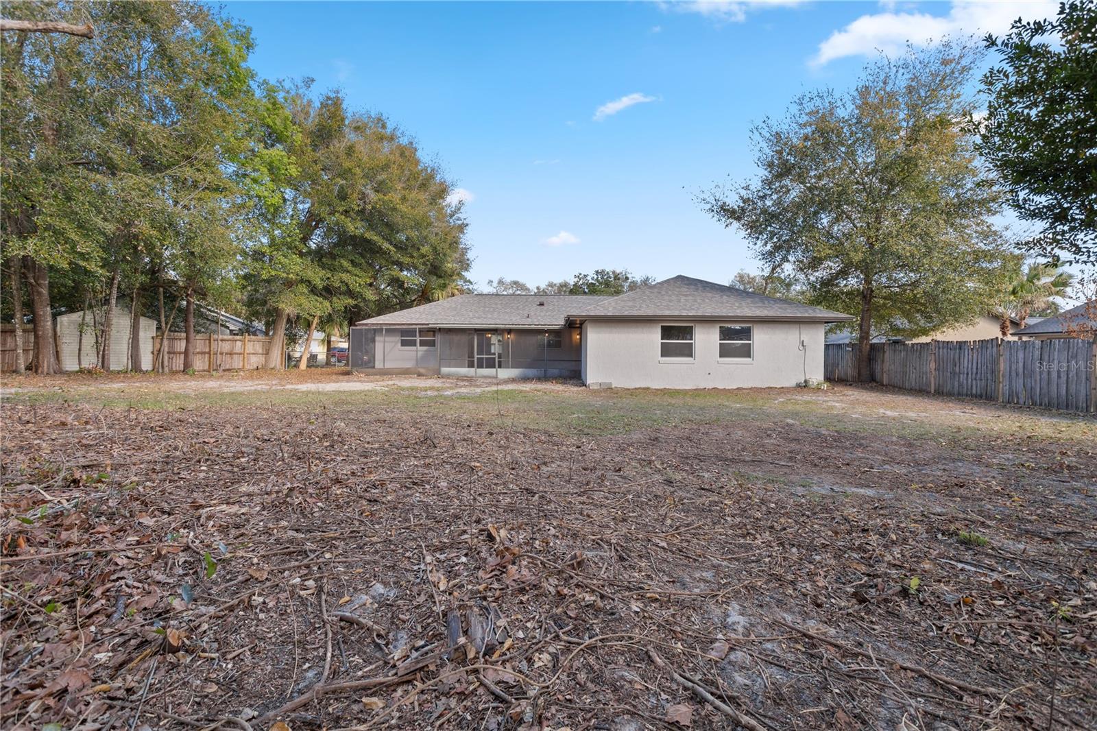 STERLING OAKS - Residential