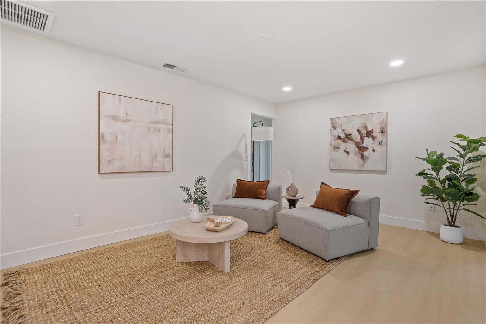 STERLING OAKS - Residential